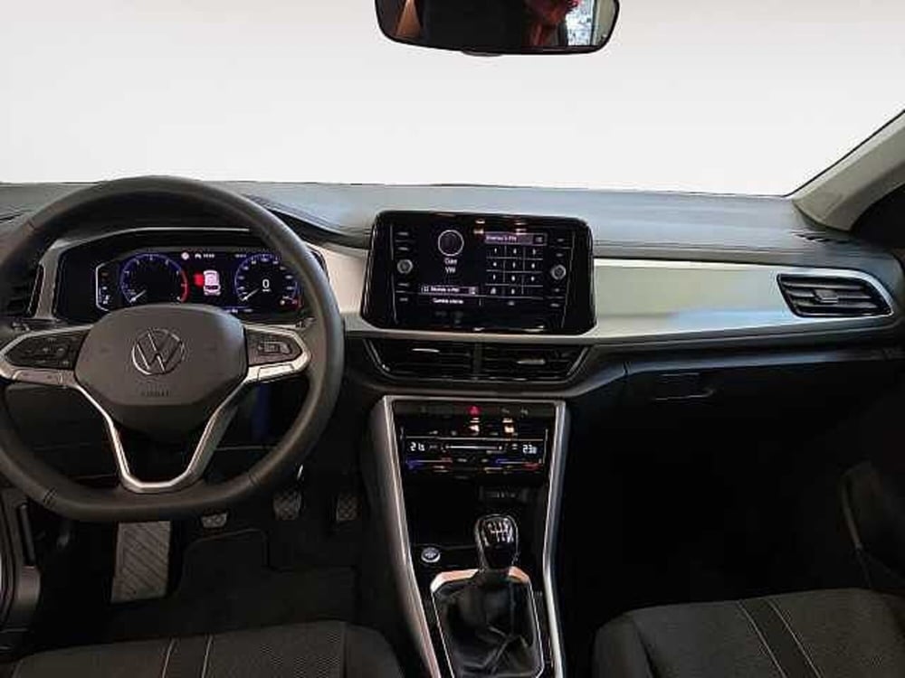 Volkswagen T-Roc nuova a Lecco (9)
