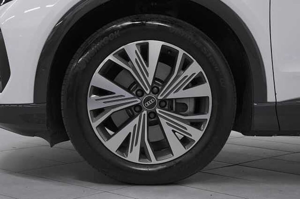 Audi Q4 Sportback usata a Como (12)