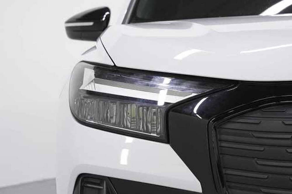 Audi Q4 Sportback usata a Como (13)
