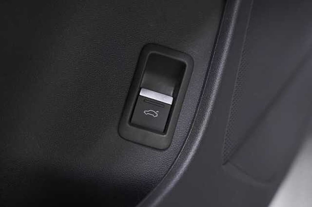Audi Q4 Sportback usata a Como (18)