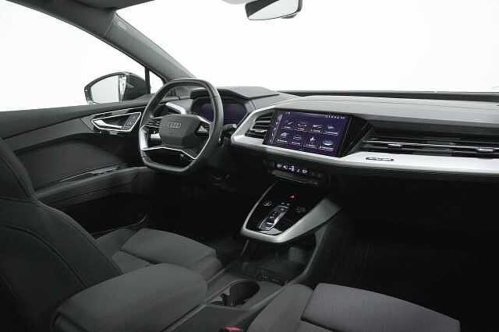 Audi Q4 Sportback usata a Como (7)