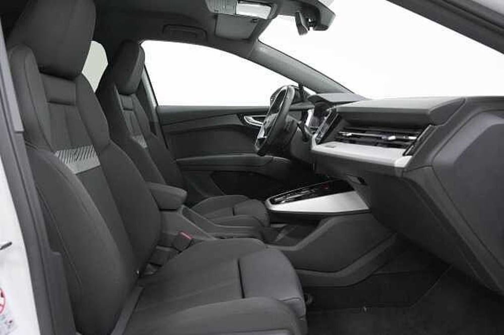 Audi Q4 Sportback usata a Como (8)