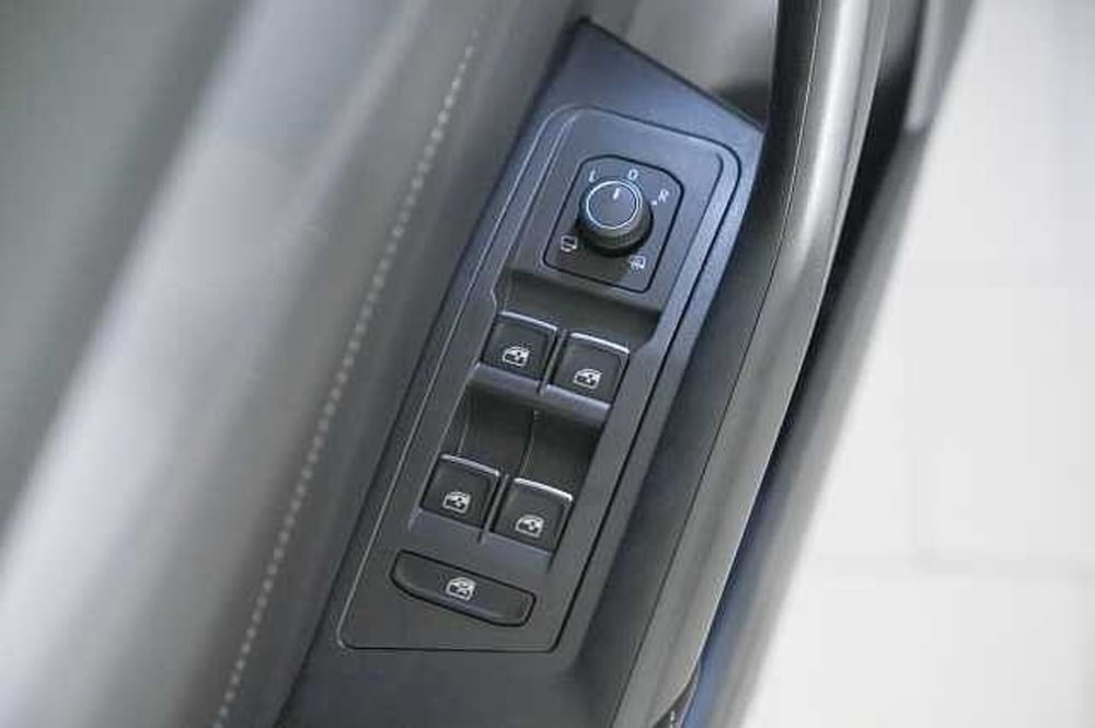 Volkswagen T-Roc usata a Como (13)
