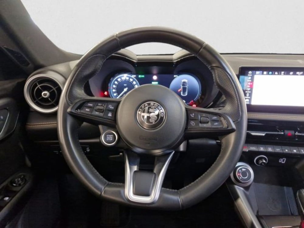 Alfa Romeo Tonale usata a Livorno (13)