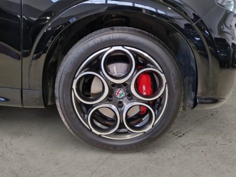 Alfa Romeo Tonale usata a Livorno (8)