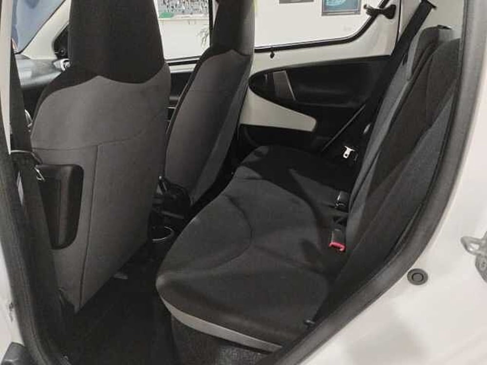 Toyota Aygo usata a Lecce (14)