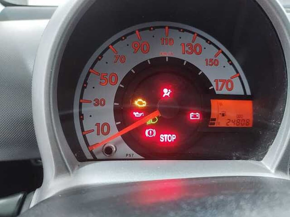 Toyota Aygo usata a Lecce (6)
