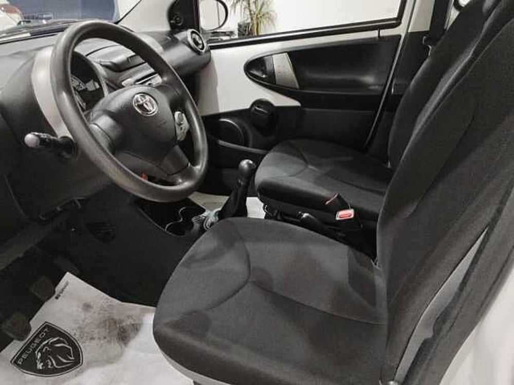 Toyota Aygo usata a Lecce (7)