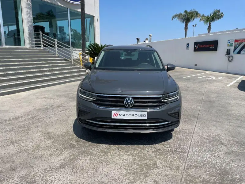 Volkswagen Tiguan usata a Lecce (5)