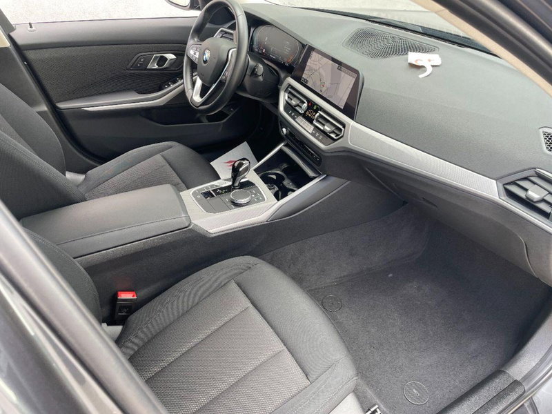 BMW Serie 3 Touring usata a Lecce (17)