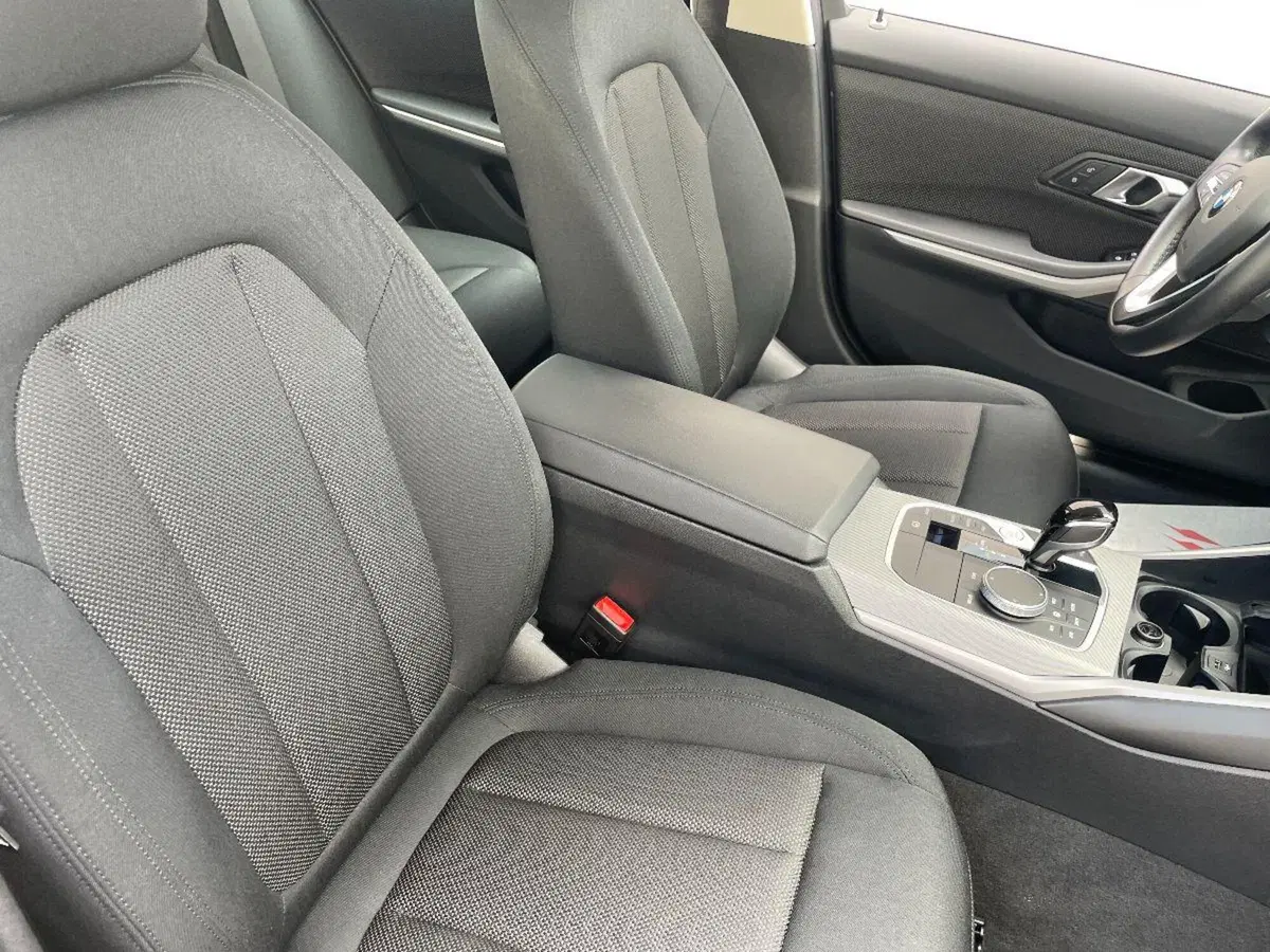 BMW Serie 3 Touring usata a Lecce (19)