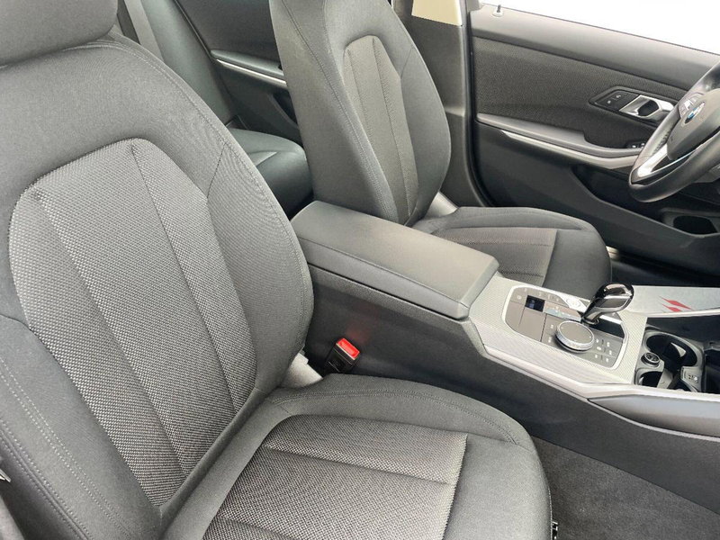 BMW Serie 3 Touring usata a Lecce (19)