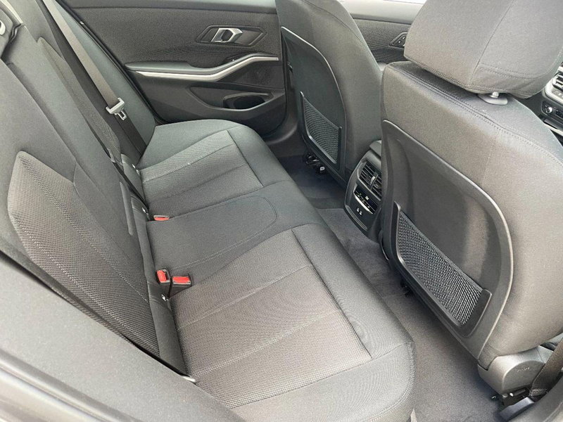 BMW Serie 3 Touring usata a Lecce (20)