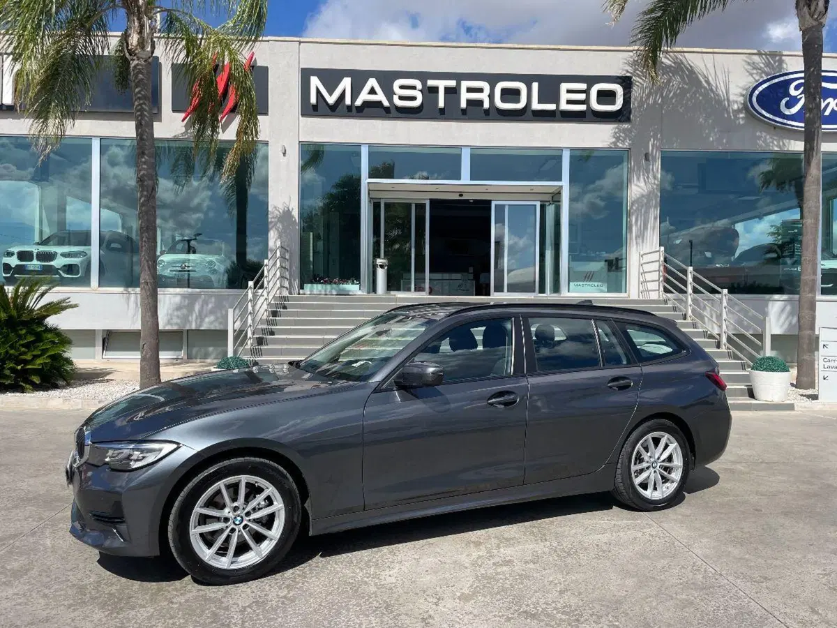 BMW Serie 3 Touring usata a Lecce (4)
