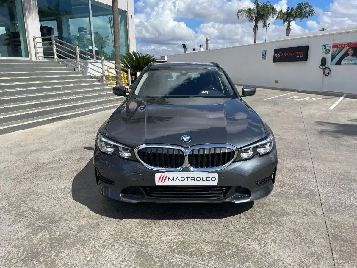BMW Serie 3 Touring usata a Lecce (6)
