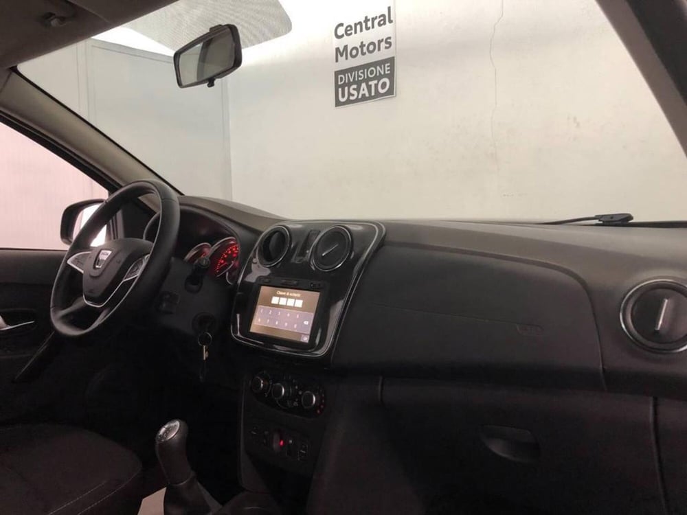 Dacia Logan usata a Torino (9)
