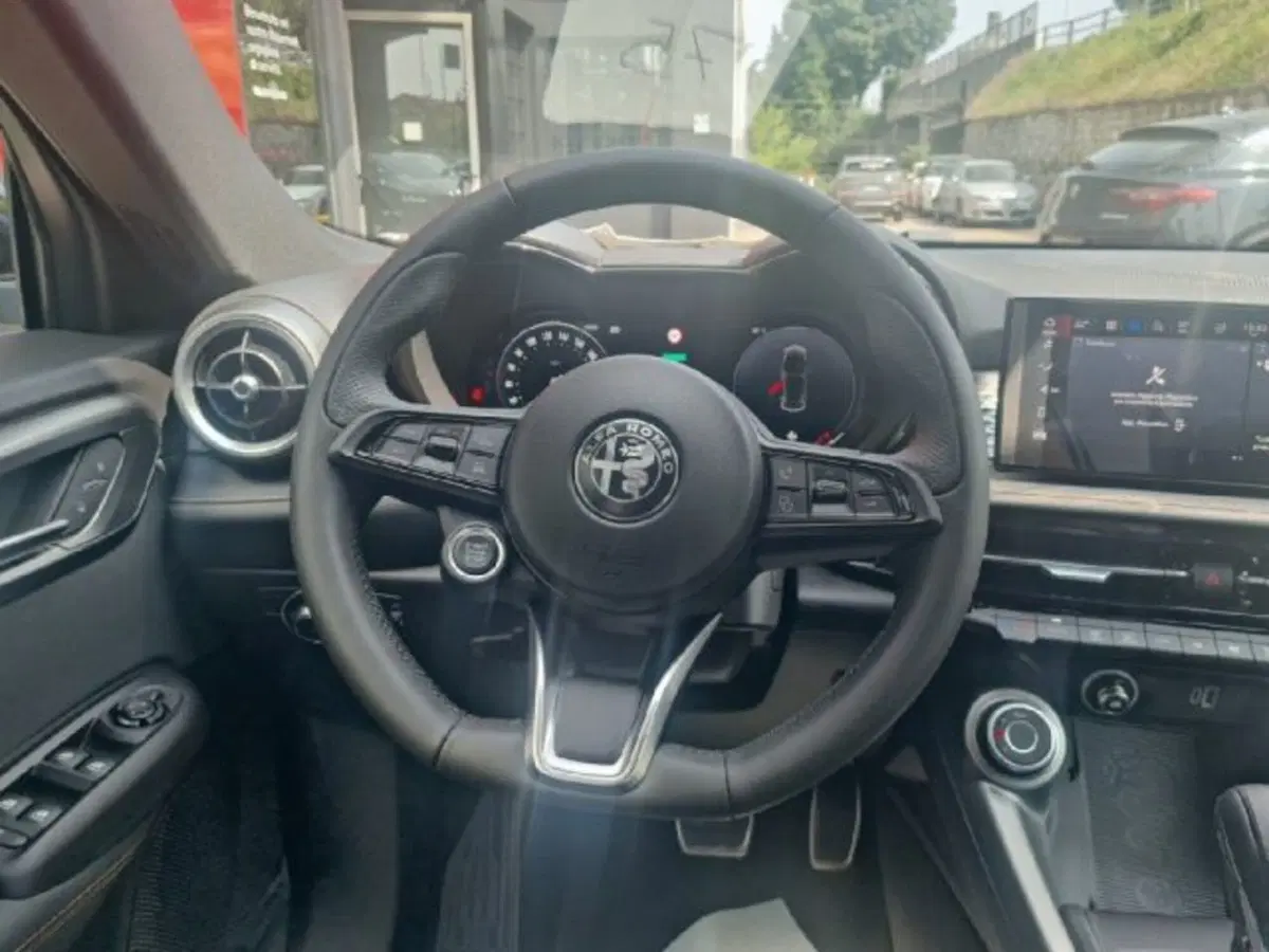 Alfa Romeo Tonale nuova a Monza e Brianza (9)