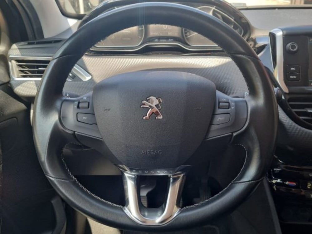 Peugeot 208 nuova a Monza e Brianza (13)