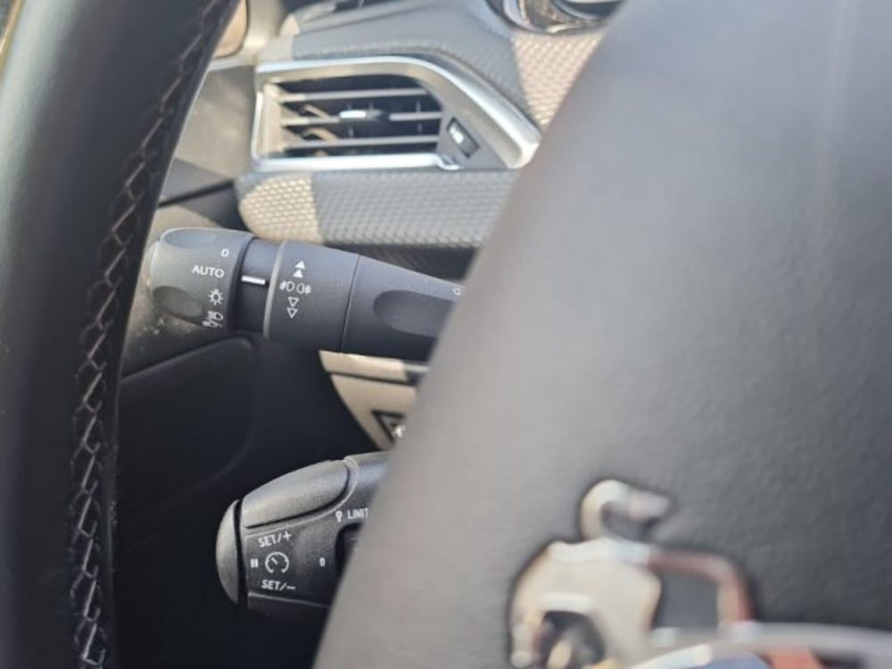 Peugeot 208 nuova a Monza e Brianza (17)