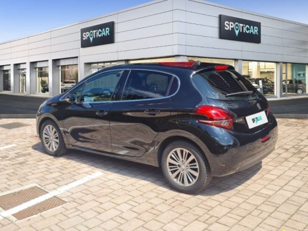 Peugeot 208 nuova a Monza e Brianza (7)
