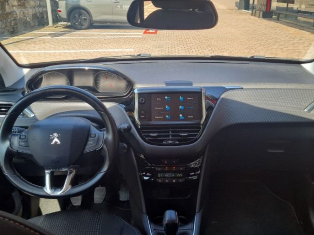 Peugeot 208 nuova a Monza e Brianza (8)