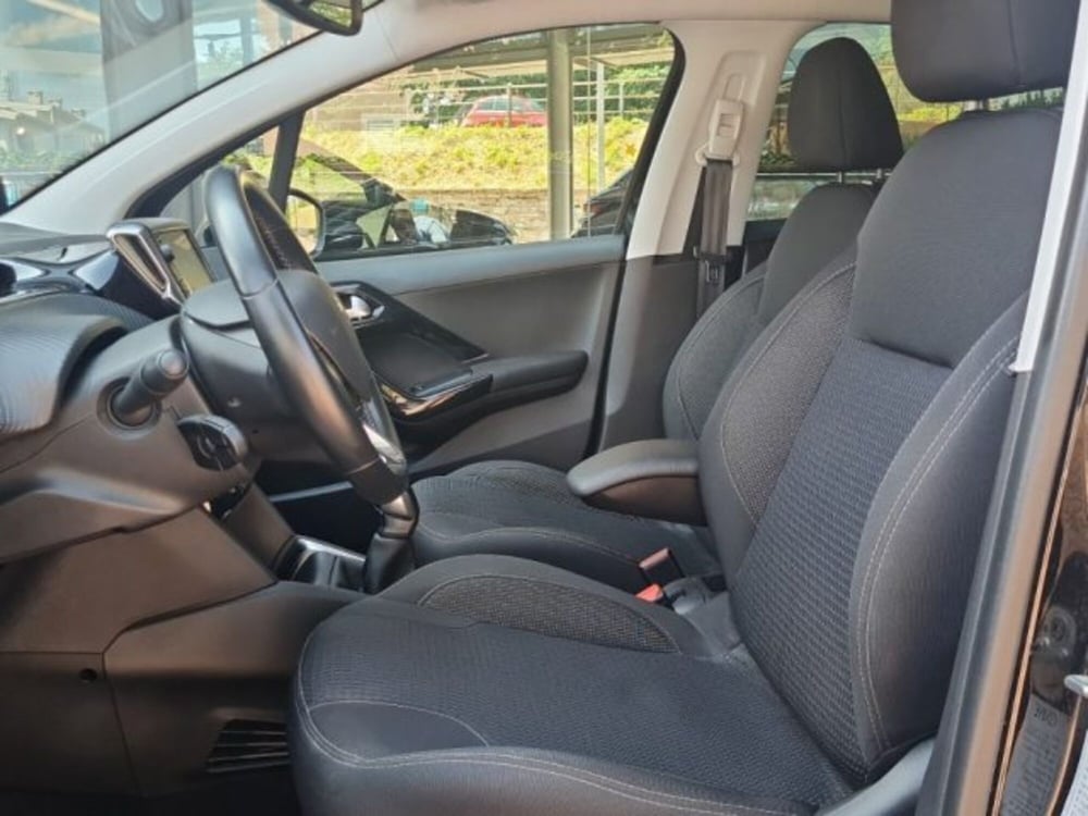 Peugeot 208 nuova a Monza e Brianza (9)