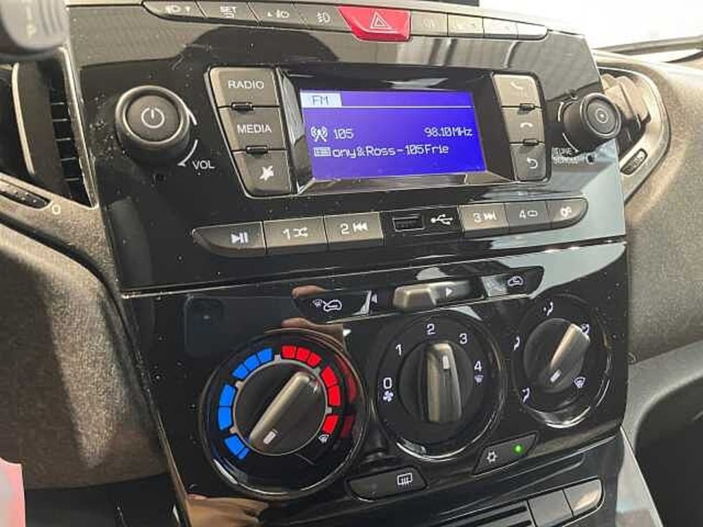 Lancia Ypsilon usata a Ravenna (14)