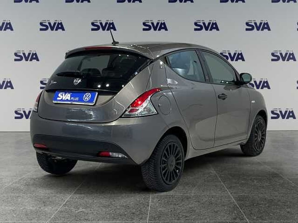 Lancia Ypsilon usata a Ravenna (5)