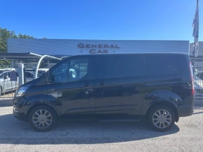 Ford Tourneo Custom 320 2.0 EcoBlue 130CV aut. PL Titanium del 2021 usata a Codogno