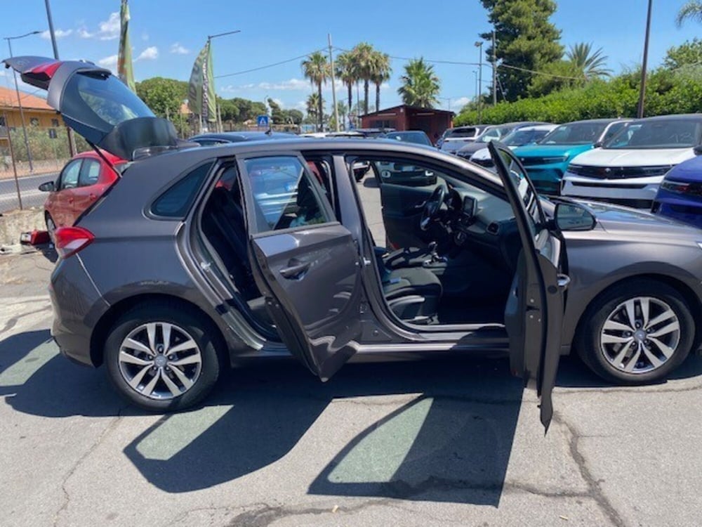 Hyundai i30 usata a Catania (11)