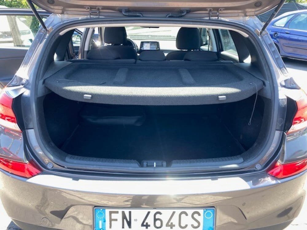 Hyundai i30 usata a Catania (9)