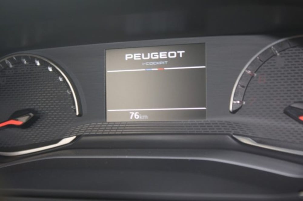 Peugeot 208 nuova a Viterbo (13)