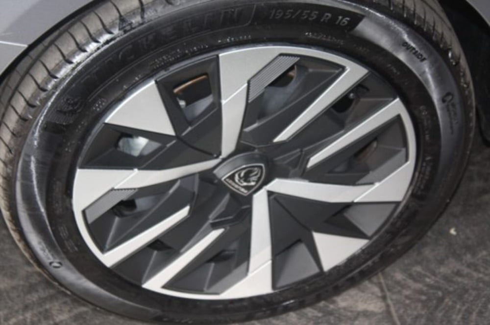 Peugeot 208 nuova a Viterbo (4)