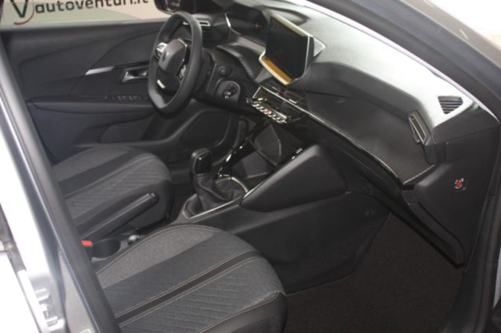 Peugeot 208 nuova a Viterbo (9)