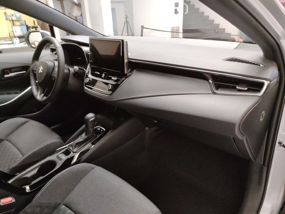 Suzuki Swace nuova a Teramo (12)