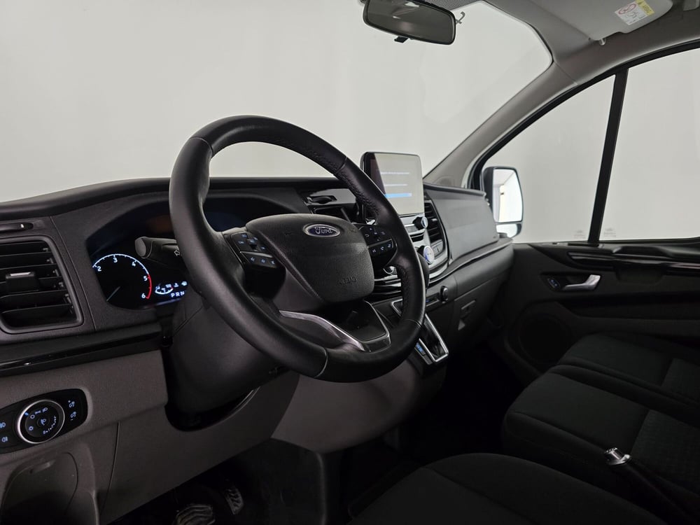 Ford Tourneo Custom usata a Roma (13)