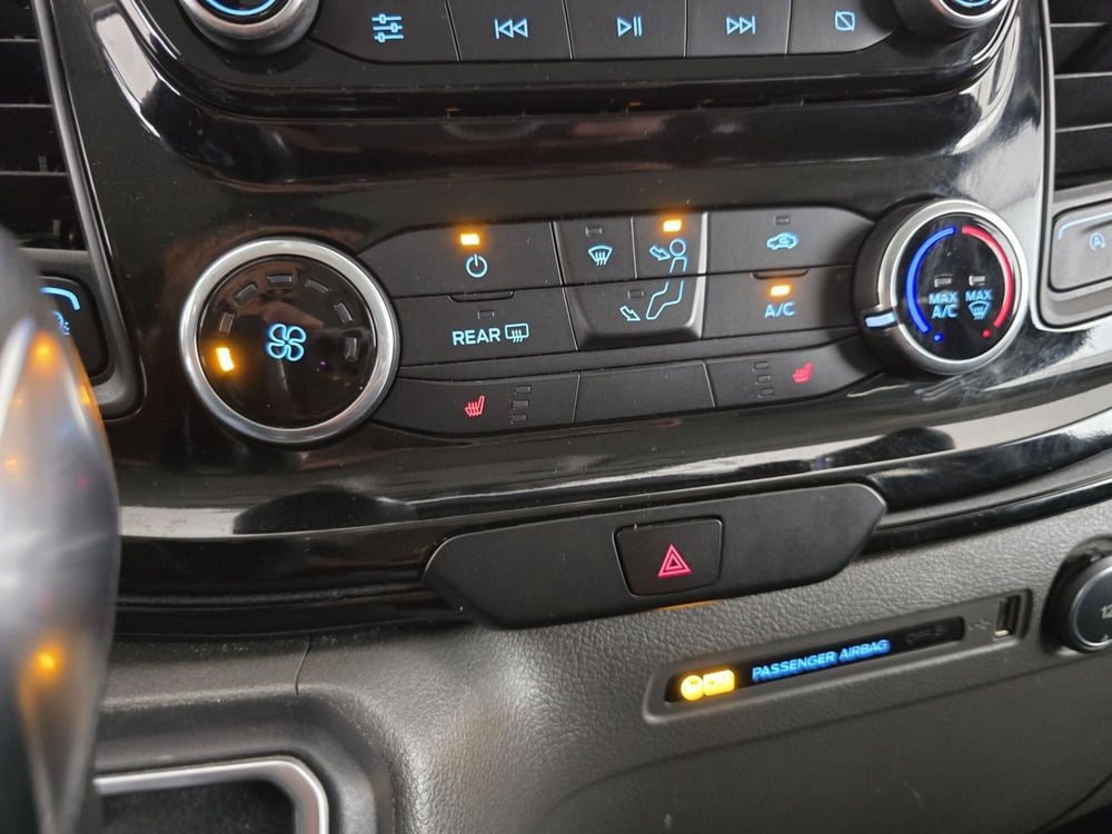 Ford Tourneo Custom usata a Roma (16)