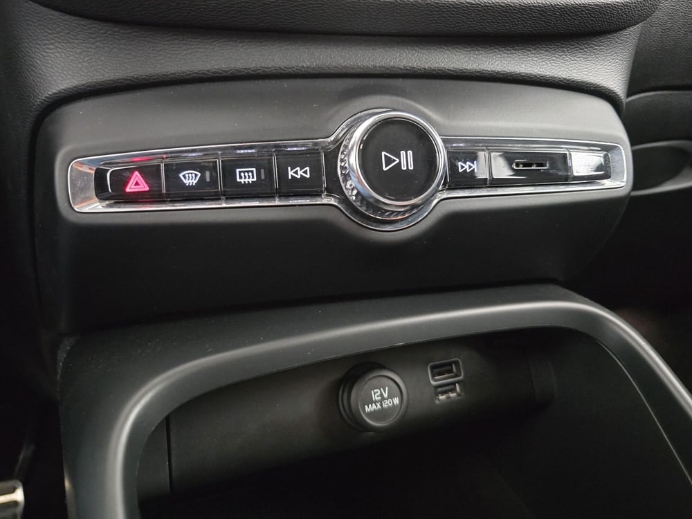 Volvo XC40 usata a Roma (14)