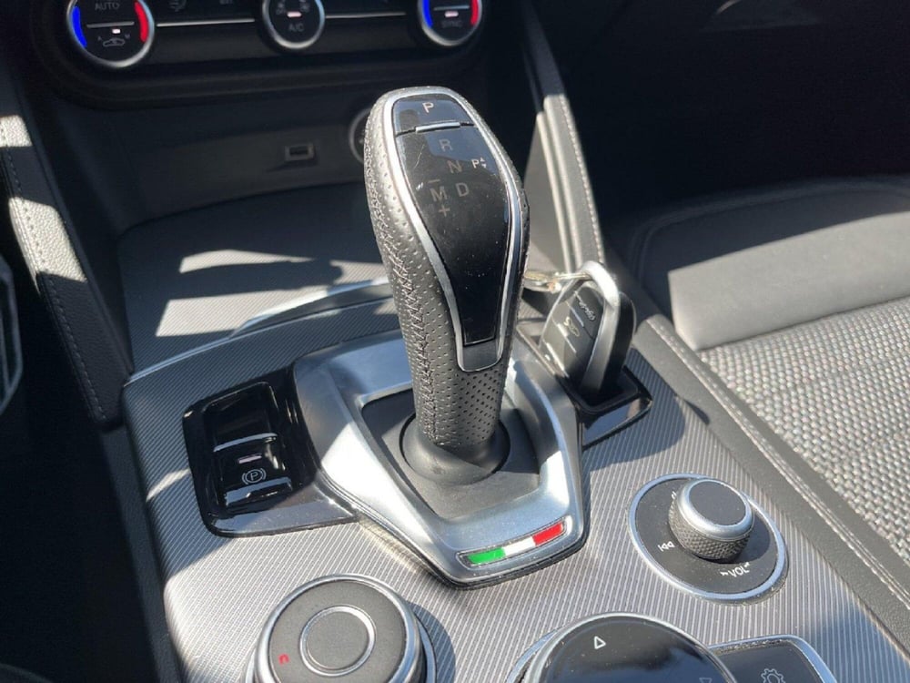 Alfa Romeo Stelvio usata a Torino (14)