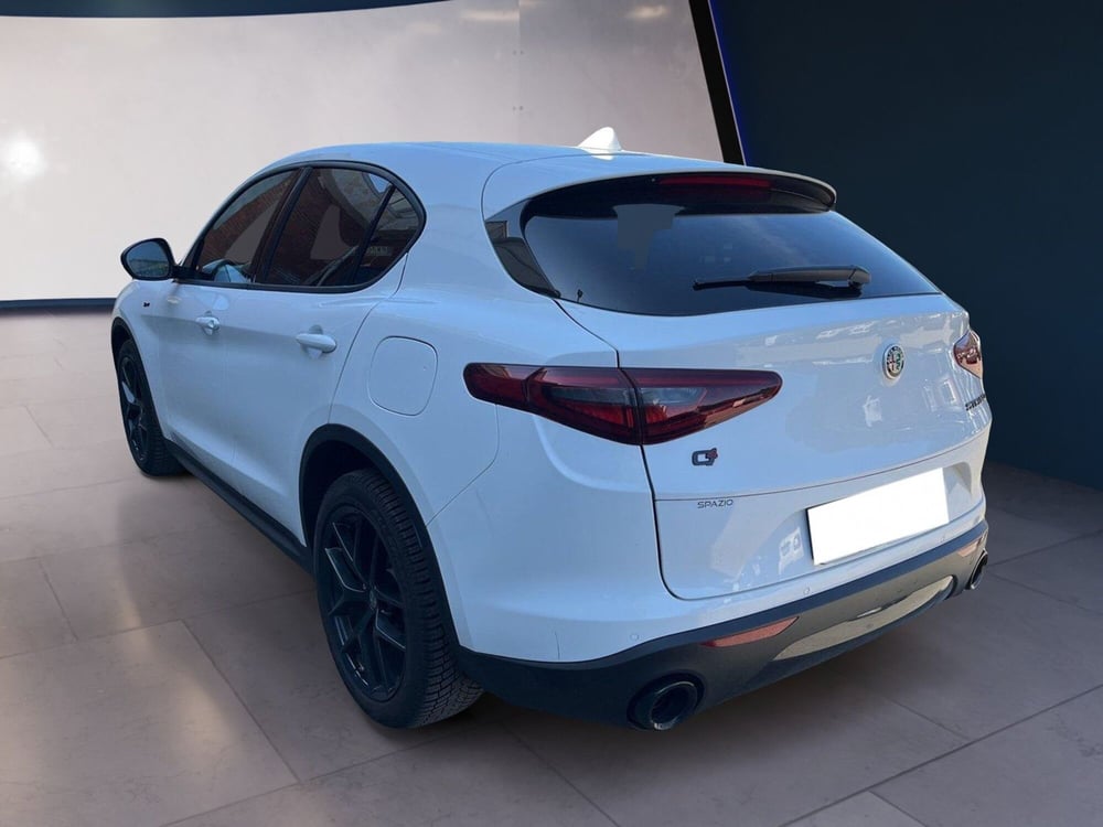 Alfa Romeo Stelvio usata a Torino (5)