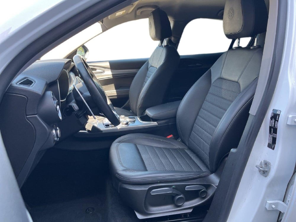 Alfa Romeo Stelvio usata a Torino (9)