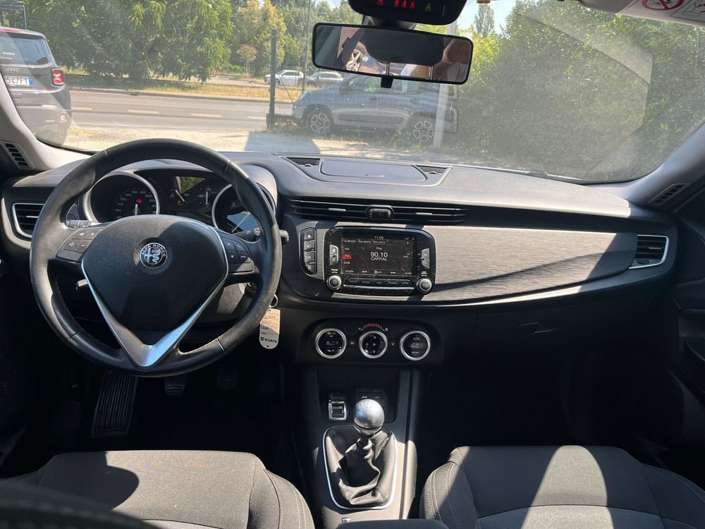 Alfa Romeo Giulietta usata a Milano (15)