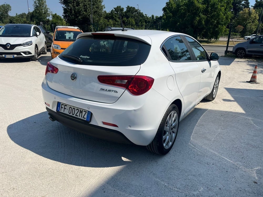 Alfa Romeo Giulietta usata a Milano (7)