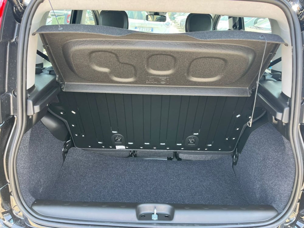 Fiat Panda Cross nuova a Milano (9)
