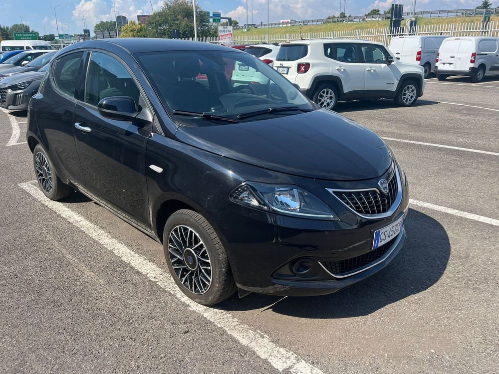 Lancia Ypsilon usata a Milano (3)