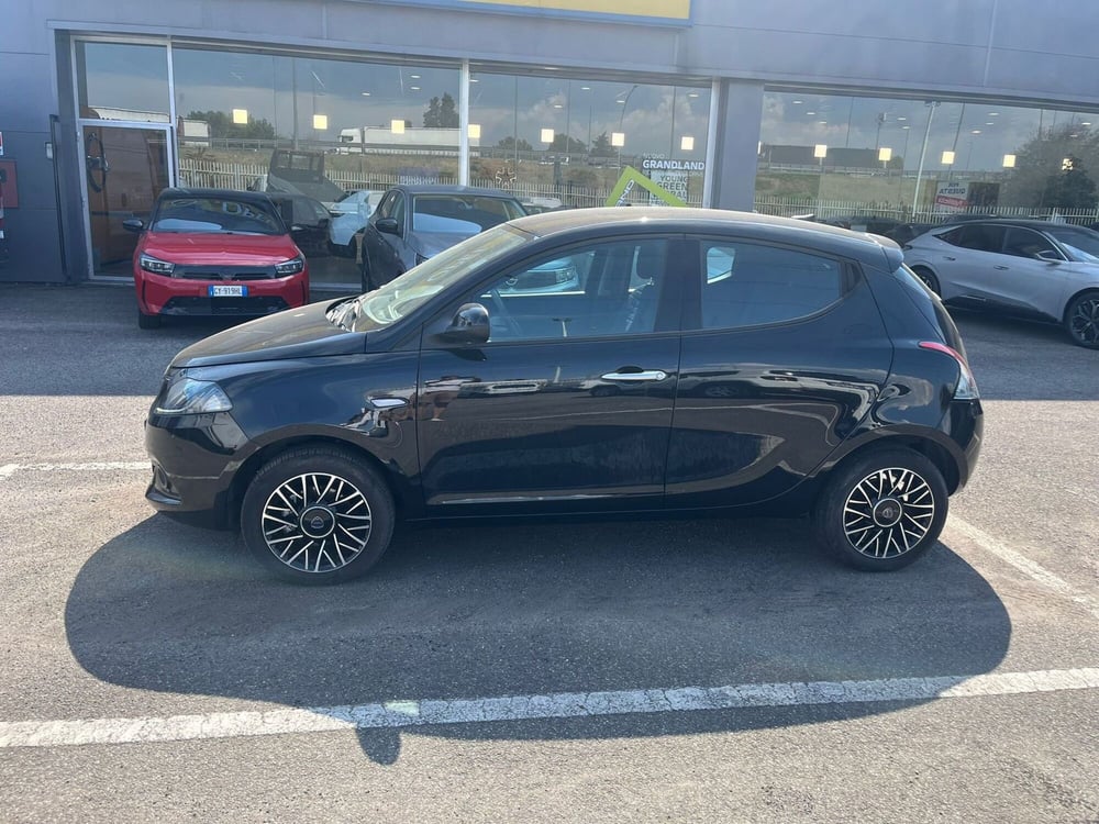 Lancia Ypsilon usata a Milano (4)