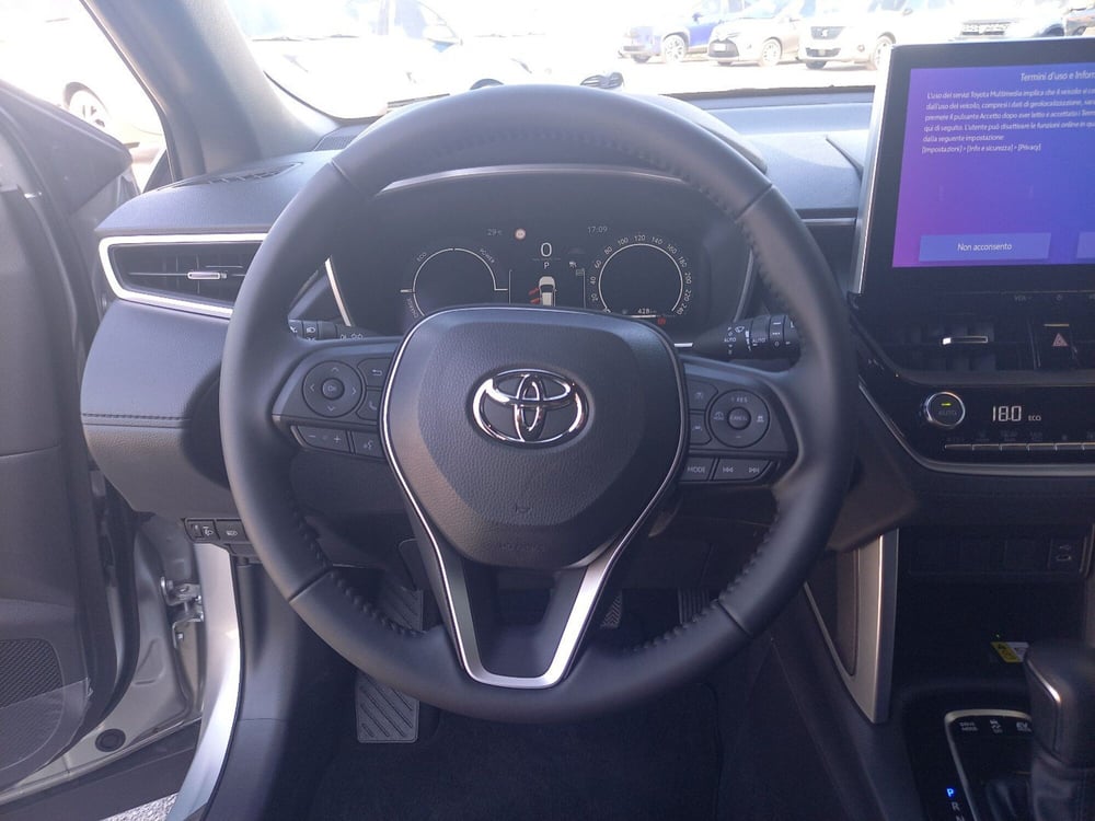Toyota Corolla Cross Hybrid nuova a Agrigento (10)