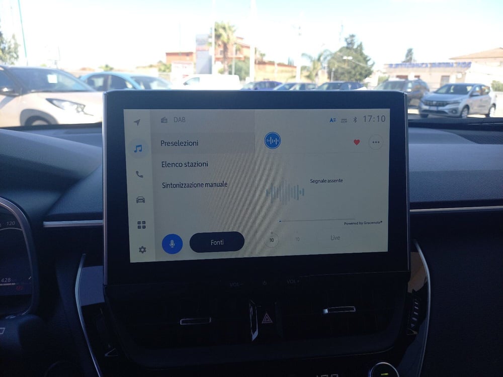 Toyota Corolla Cross Hybrid nuova a Agrigento (12)