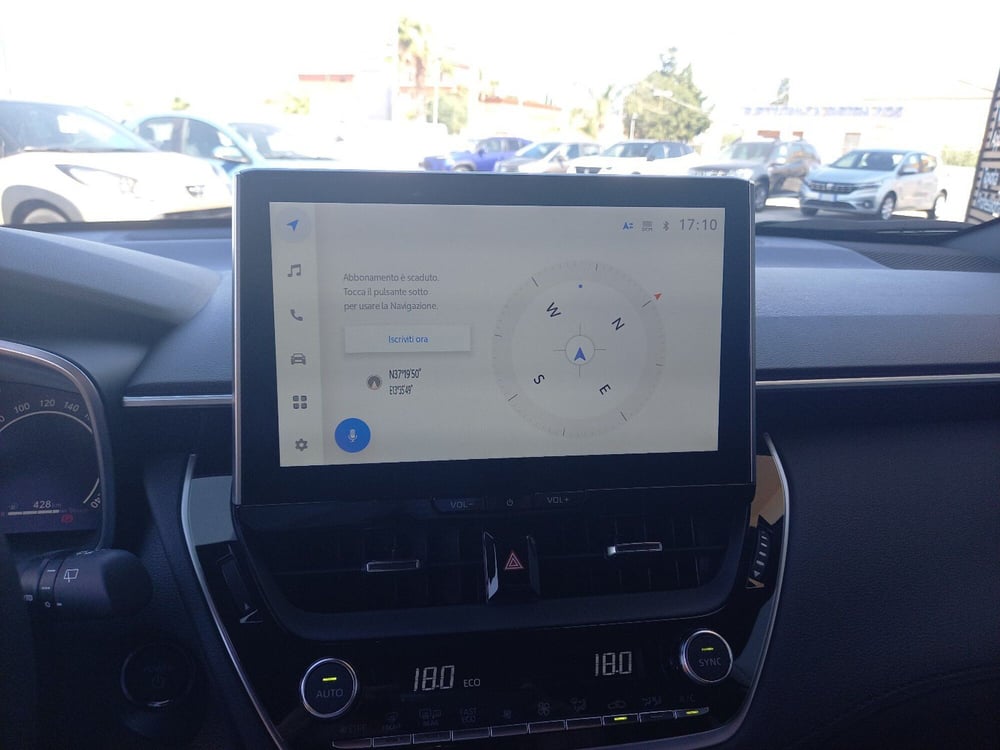 Toyota Corolla Cross Hybrid nuova a Agrigento (13)