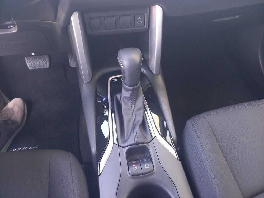 Toyota Corolla Cross Hybrid nuova a Agrigento (15)